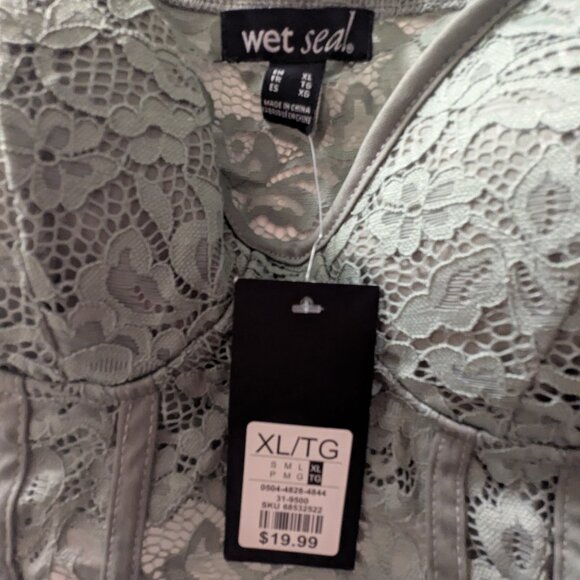 Lace crop top - Picture 3 of 3